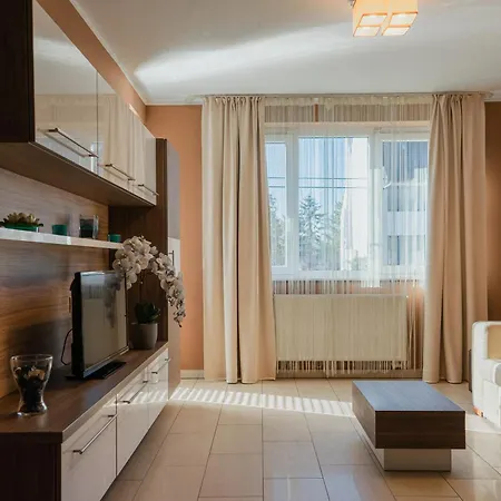 Apartment Zafir Apartman Sarvar