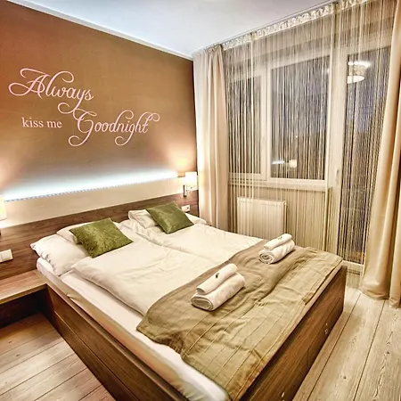 Apartment Zafir Apartman Sarvar