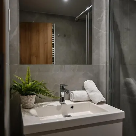 Zafir Apartman Sarvar Apartment *